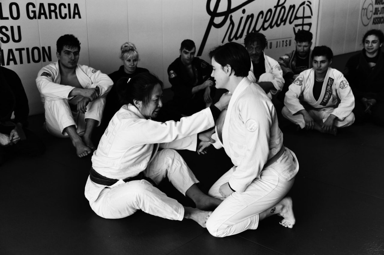 To Win or Learn? Competing Commitments